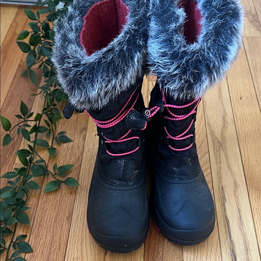 Kamik Kids Boots with Black and Pink Design
